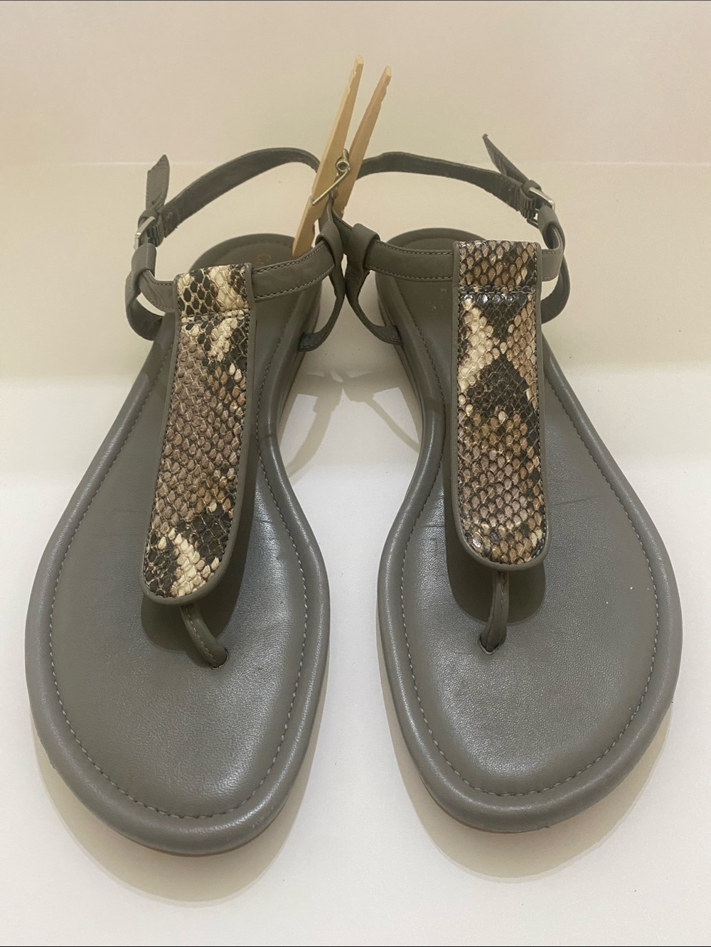 COLE HAAN Molly Flat Thong ll gray leather with snake skin pattern size 10